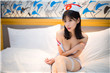 帅哥和美女亲吻